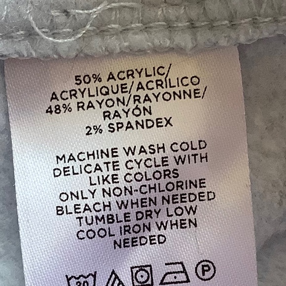 Lou and Grey Signaturesoft light powder blue sweatshirt w/ hi lo hem Medium - Picture 5 of 9